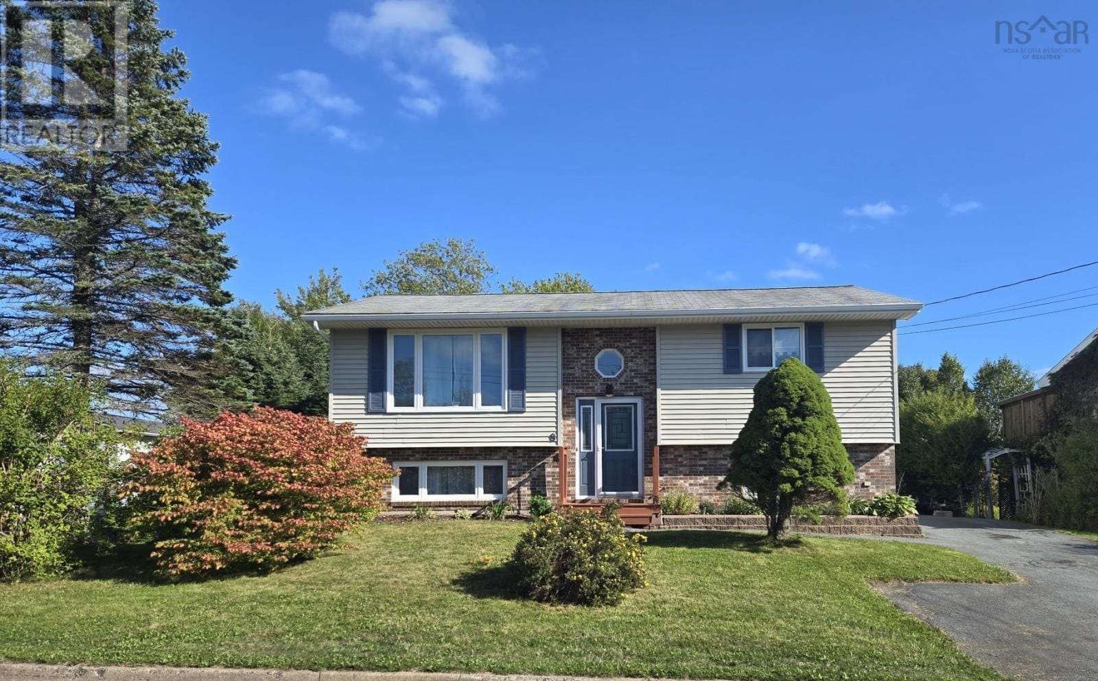 8 Sherwood Street Cole Harbour, Nova Scotia B2V2P4